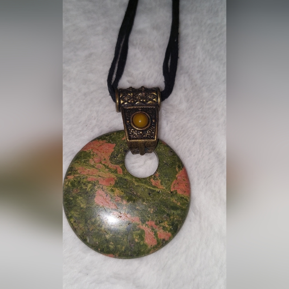Unikate Green and Pink Stone Pendant Necklace